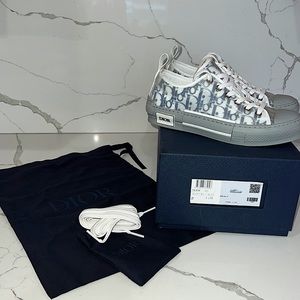 Dior sneaker size 37